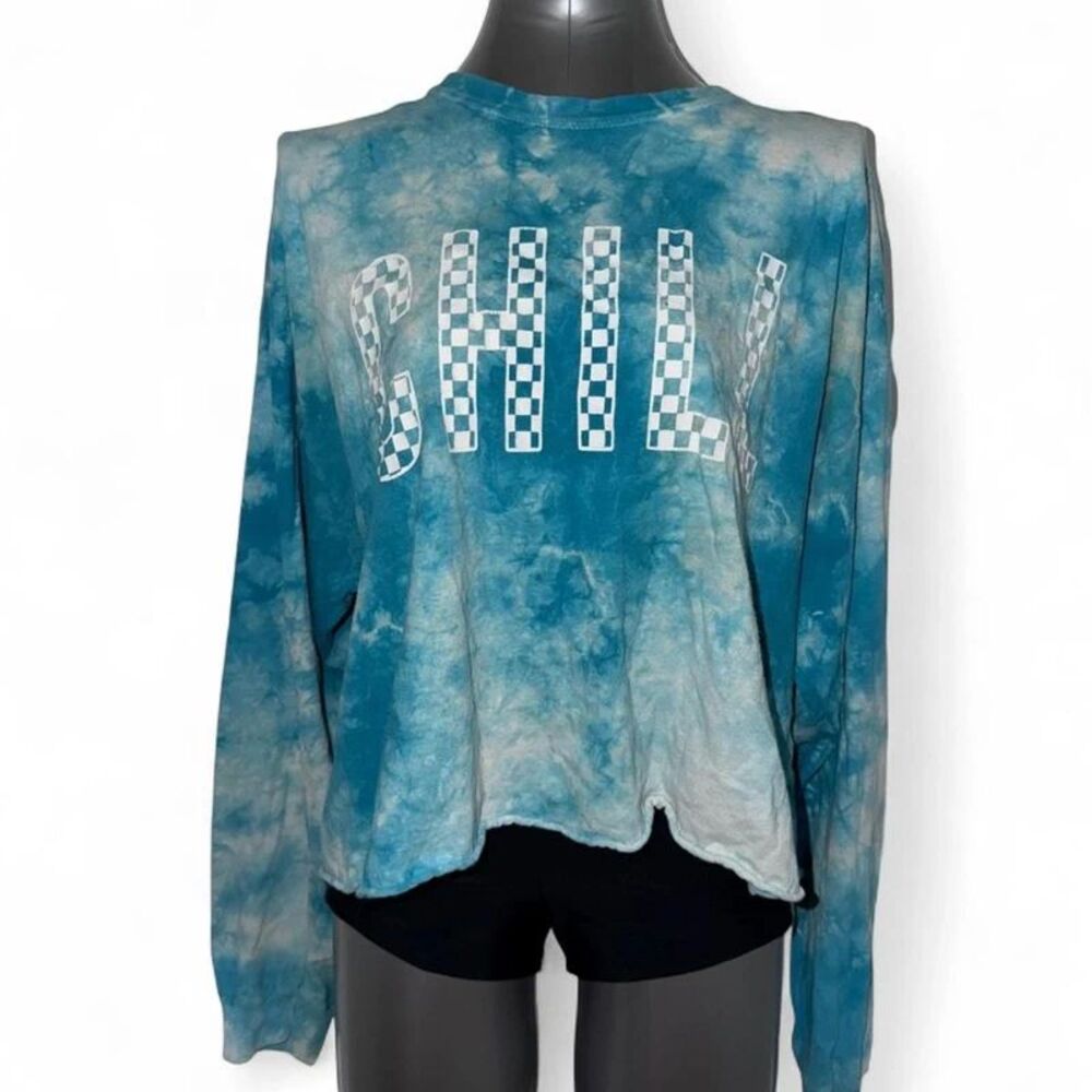 Blue tie-dye long sleeve crop top